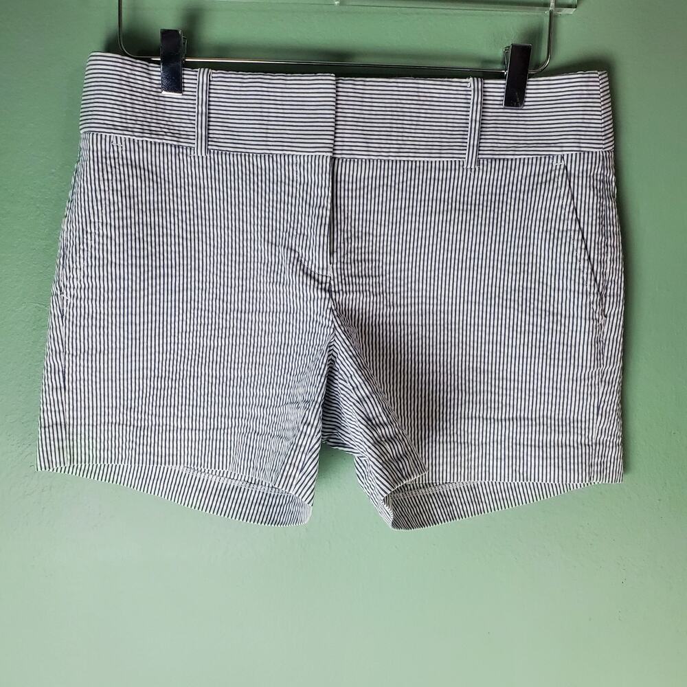 Ann Taylor Womens Blue White Seersucker Striped Shorts Size 8